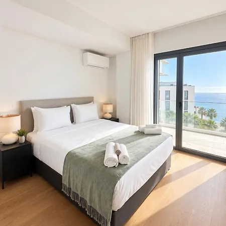 Luxury Sea-view Apartment- Acqua * Funchal (Madeira)
