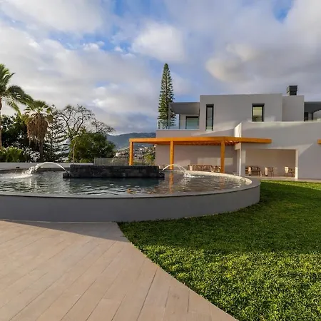 Luxury Sea-view Apartment- Acqua Funchal (Madeira)